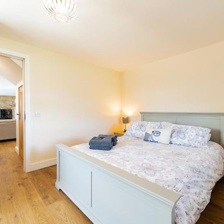 Nether Newton - Sleeps 12, Hottub, Sauna, Private Garden Newmilns المظهر الخارجي الصورة