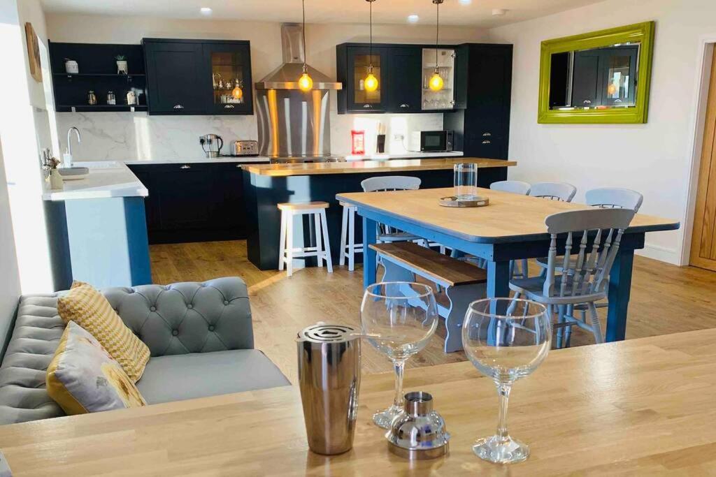 Nether Newton - Sleeps 12, Hottub, Sauna, Private Garden Newmilns المظهر الخارجي الصورة
