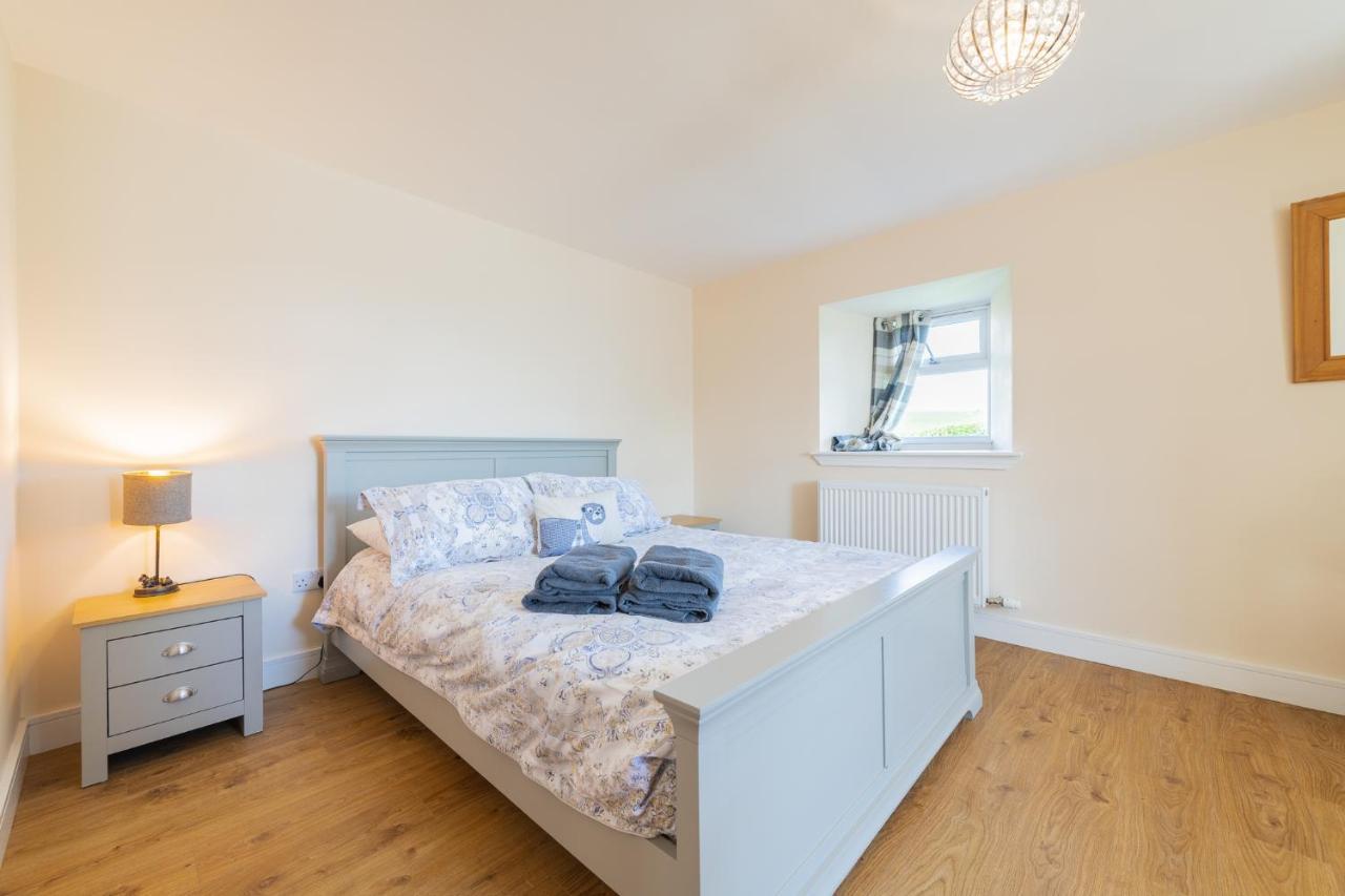 Nether Newton - Sleeps 12, Hottub, Sauna, Private Garden Newmilns المظهر الخارجي الصورة
