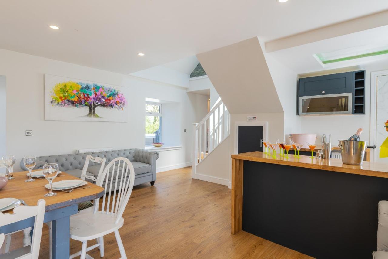 Nether Newton - Sleeps 12, Hottub, Sauna, Private Garden Newmilns المظهر الخارجي الصورة