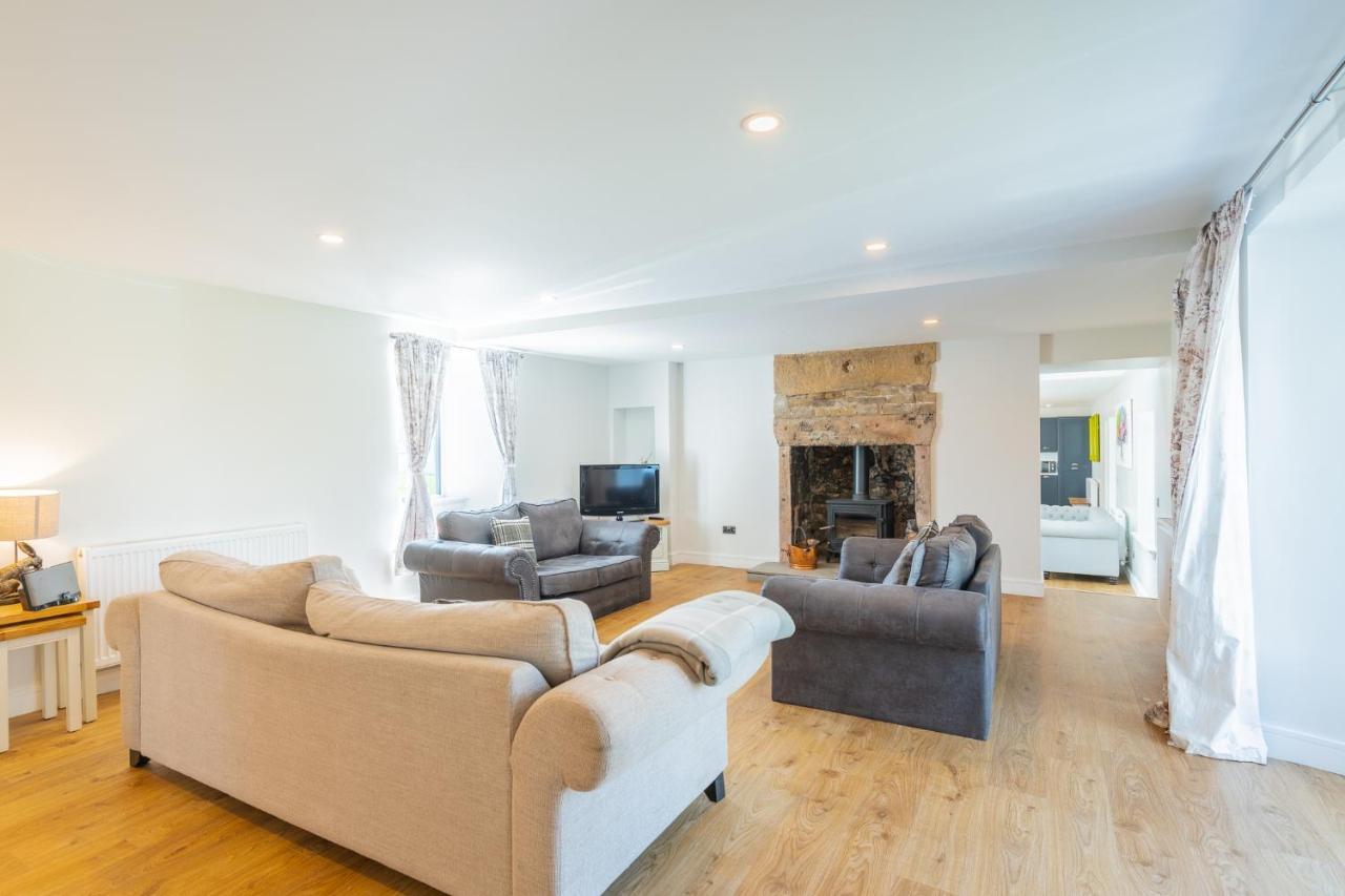 Nether Newton - Sleeps 12, Hottub, Sauna, Private Garden Newmilns المظهر الخارجي الصورة