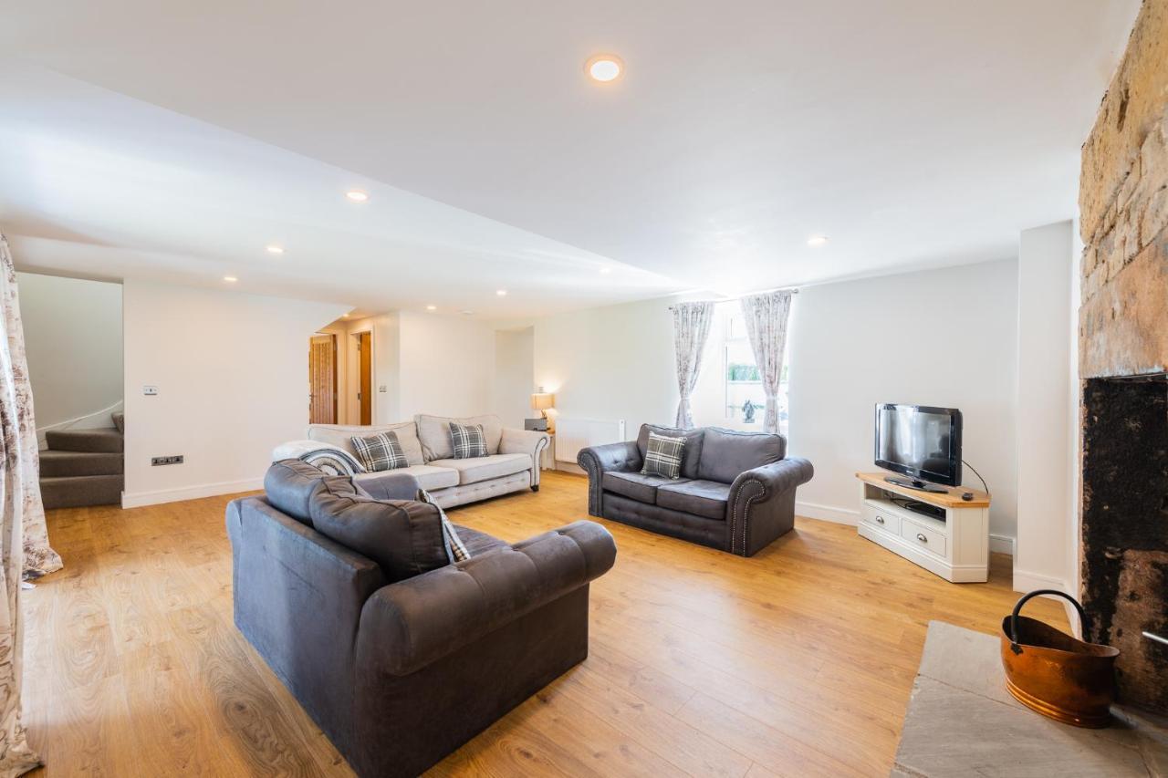 Nether Newton - Sleeps 12, Hottub, Sauna, Private Garden Newmilns المظهر الخارجي الصورة