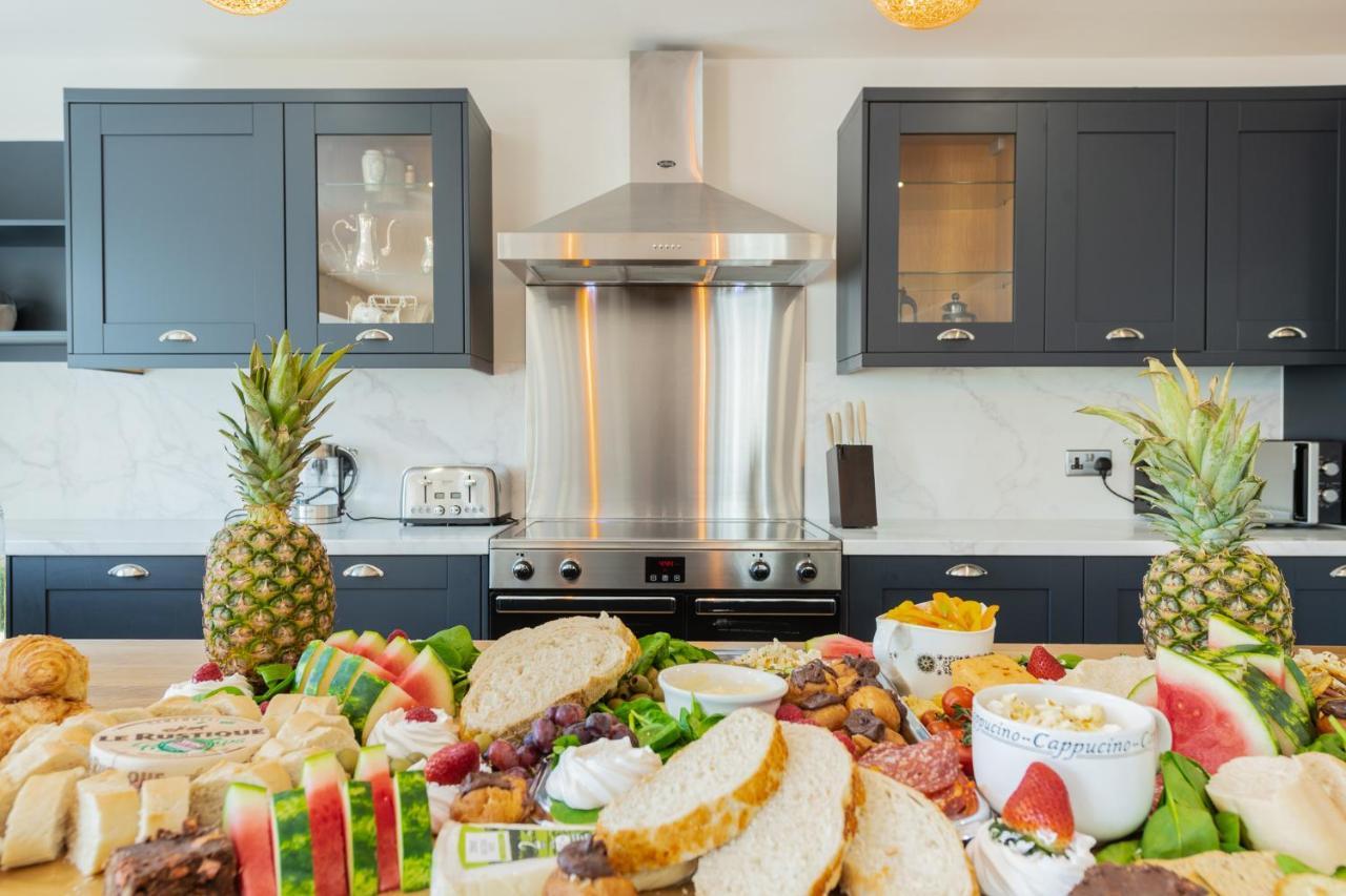 Nether Newton - Sleeps 12, Hottub, Sauna, Private Garden Newmilns المظهر الخارجي الصورة