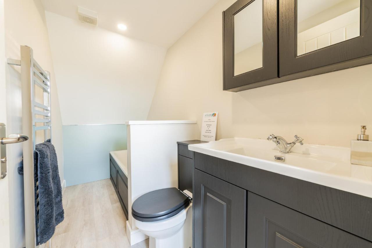 Nether Newton - Sleeps 12, Hottub, Sauna, Private Garden Newmilns المظهر الخارجي الصورة
