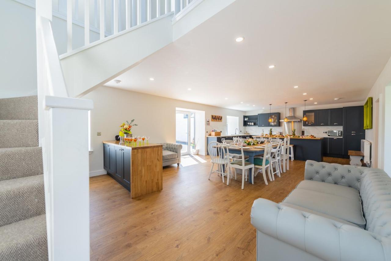 Nether Newton - Sleeps 12, Hottub, Sauna, Private Garden Newmilns المظهر الخارجي الصورة